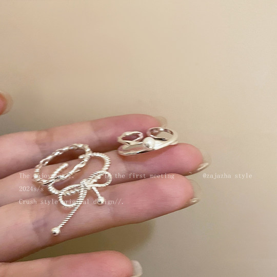 Pearl stacked ring for women with light luxury and high-end feeling