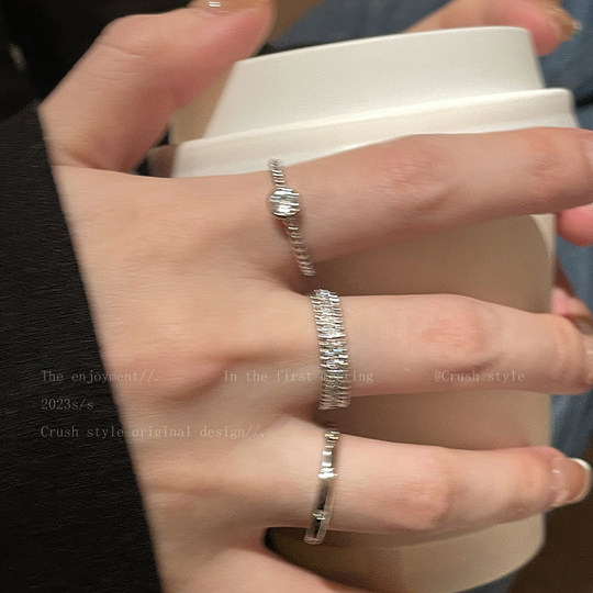 素圈锆石戒指女轻奢小众设计高级感叠戴食指戒2025新款装饰品指环