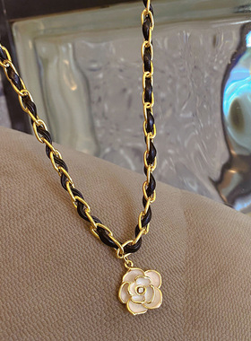 小香风山茶花编织项链女2025年新款潮锁骨链个性网红小众设计颈链