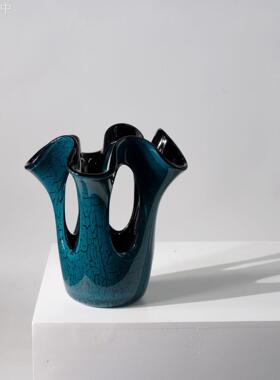 现代轻奢不规则镂空蓝色琉璃花器桌面客厅装饰摆件样板间酒店民宿