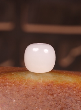 新疆和田玉洒金皮籽料手串配珠