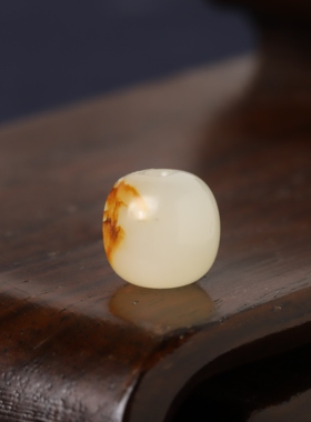 新疆和田玉籽料白玉老型珠手链