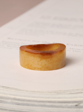 新疆和田玉籽料糖玉戒指戒圈