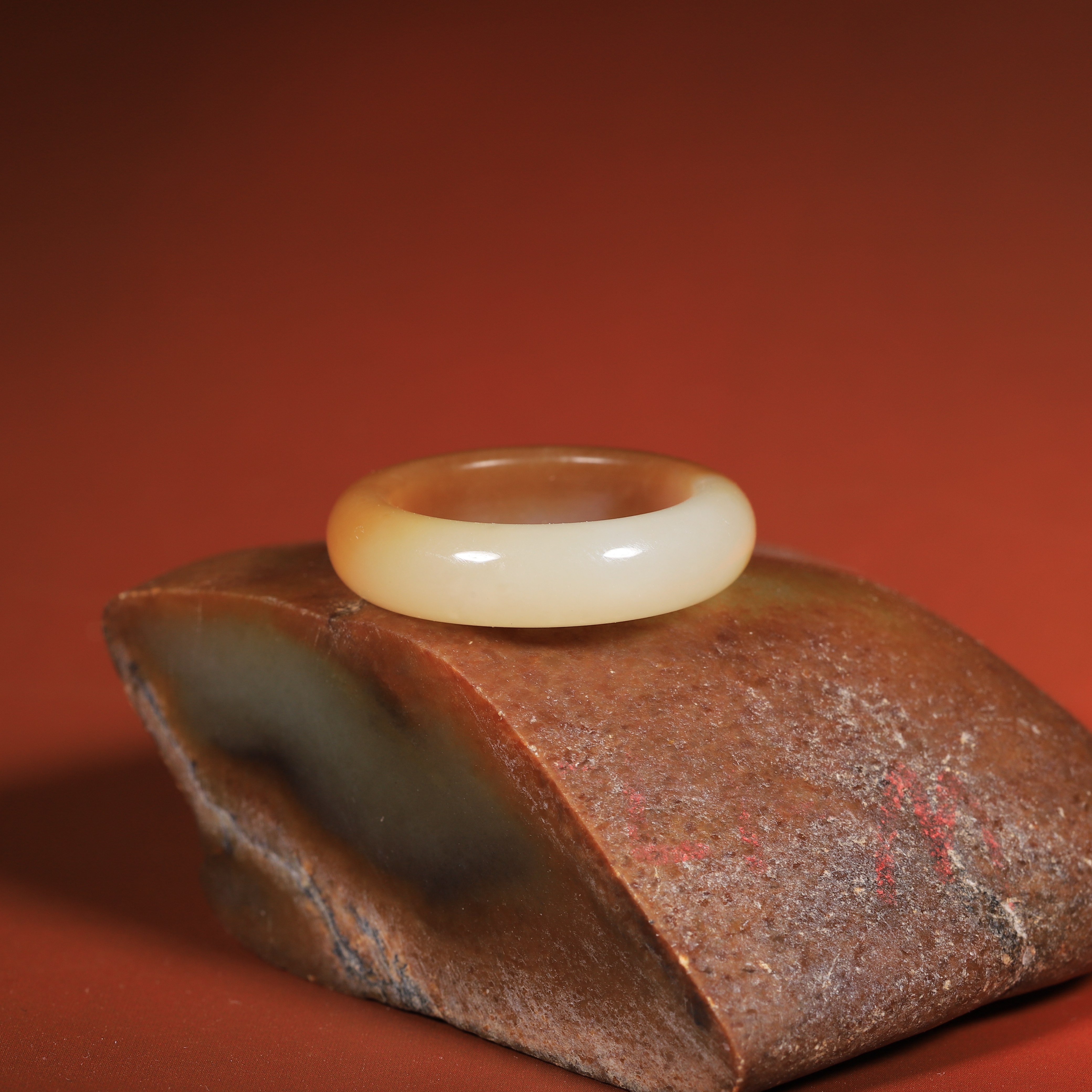Hanyushe 18mm Qiemo sugar white material Hetian jade ring