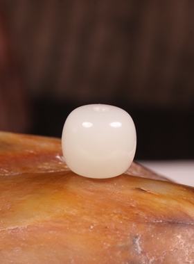 新疆和田玉籽料洒金皮老型珠