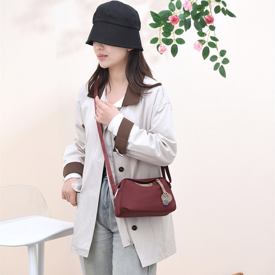Canvas women's bag crossbody bag new pillow bag multi-layer oxford cloth middle-aged mother bag large capacity shoulder bag commuting