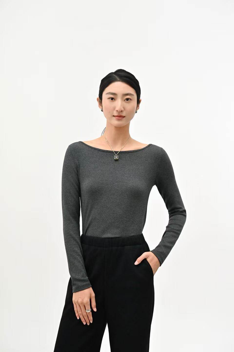 2026春款女士休闲圆领长袖打底衫纯色百搭显瘦羊毛T恤3793E