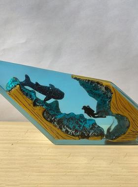 新品潜水员摆件树脂工艺品发亮创意蓝色灯座头鲸台灯