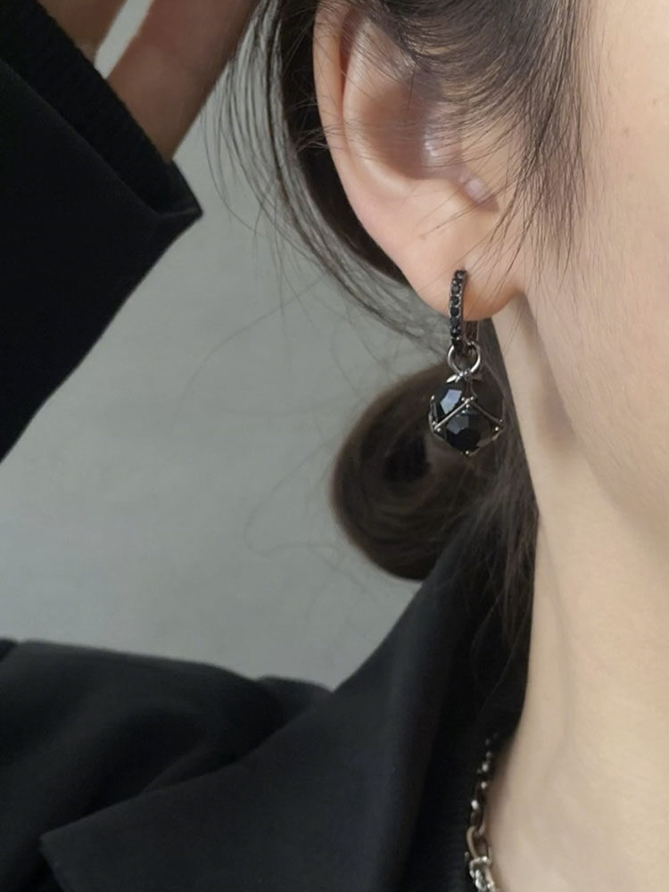 黑色锆石球球吊坠耳扣女2023年新款潮气质百搭高级感网红耳环耳饰,淘宝优惠券,粉丝福利购,淘宝优惠卷