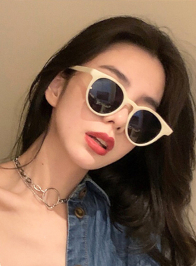 2024年新款白色框墨镜女小脸