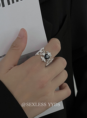 镂空夸张嘻哈个性爱心戒指