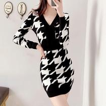 Tide card 2023 autumn winter new womens dress sexy v collar knit dress with delicate long sleeves workout to underpack hip skirt