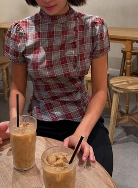 格子立领短袖T恤女 Women's V-neck fitted short-sleeved blouse