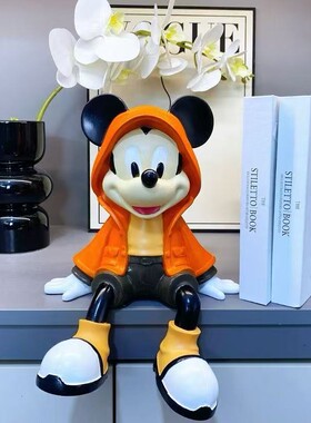 米奇坐姿风衣手办摆件轻奢客厅