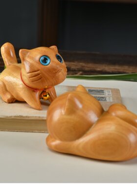 黄杨黄金檀木雕财神卡比巴拉猫咪小鹿工艺品摆件木质动物桌面H92