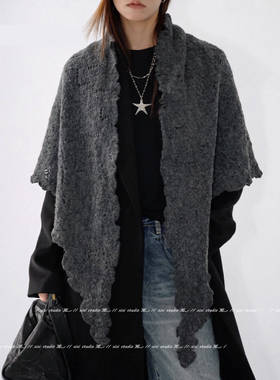 韩版深灰木耳边镂空三角巾开衫