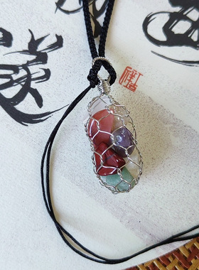 手工铜丝缠绕天然水晶七彩石吊坠项链 时尚网兜吊坠项链