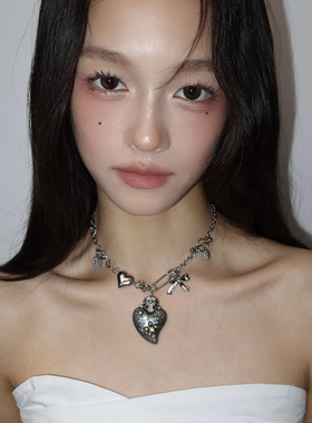 1P Juvilove原1P Jewelry 做旧爱心花朵蝴蝶结重工彩色锆石项链