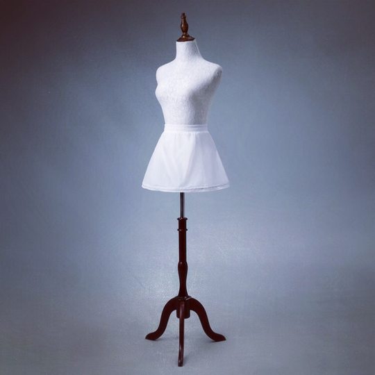 Girls' white skirt with bustle skirt