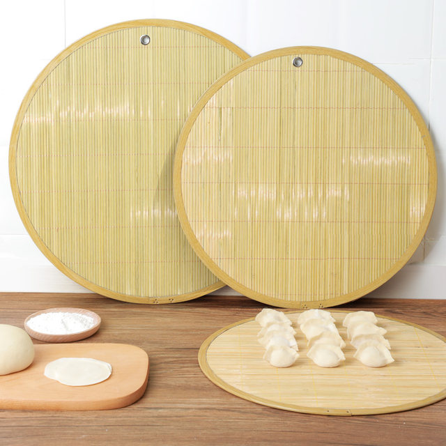 The dumpling tray cover can be hung for easy storage