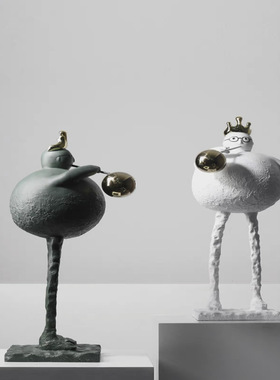 现代客厅卡通软萌国王人物落地大摆件售楼处玄关摆放乔迁新居礼品