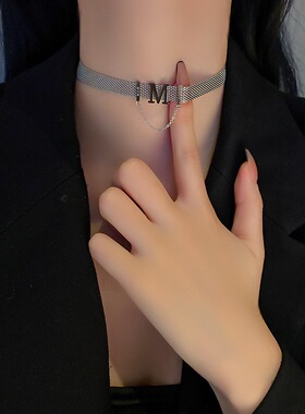 网红英文字母M网状项链choker