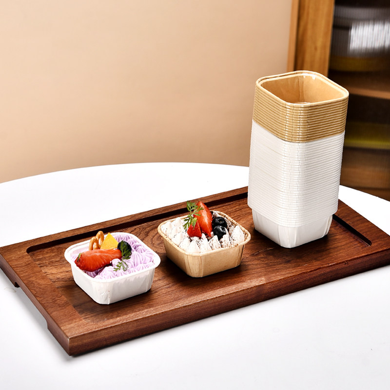 Disposable cake cup square with lid