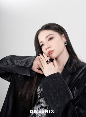 QWEENIX 原创红与黑系列高级感轻奢小众个性2024新款潮酷风开口戒