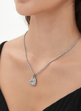 甜酷高级桃心钛钢锁骨项链女