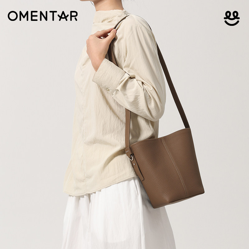 OMENTAR小众设计高级水桶包女秋冬新款单肩斜挎通勤大容量水桶包,淘宝优惠券,粉丝福利购,淘宝优惠卷