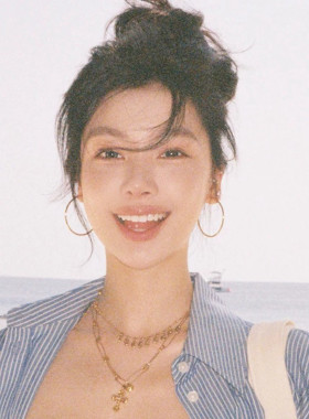 易梦玲同款金色银针素圈耳环女高级感轻奢耳圈百搭夸张大圈圈耳饰