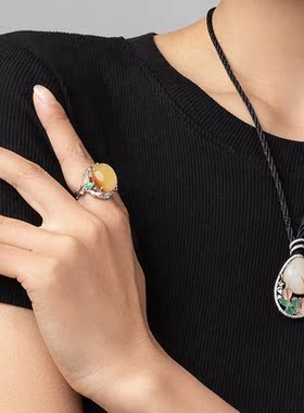 玉顺行芳华系列18K天然和田玉镶钻翡翠独籽料个性女款戒指