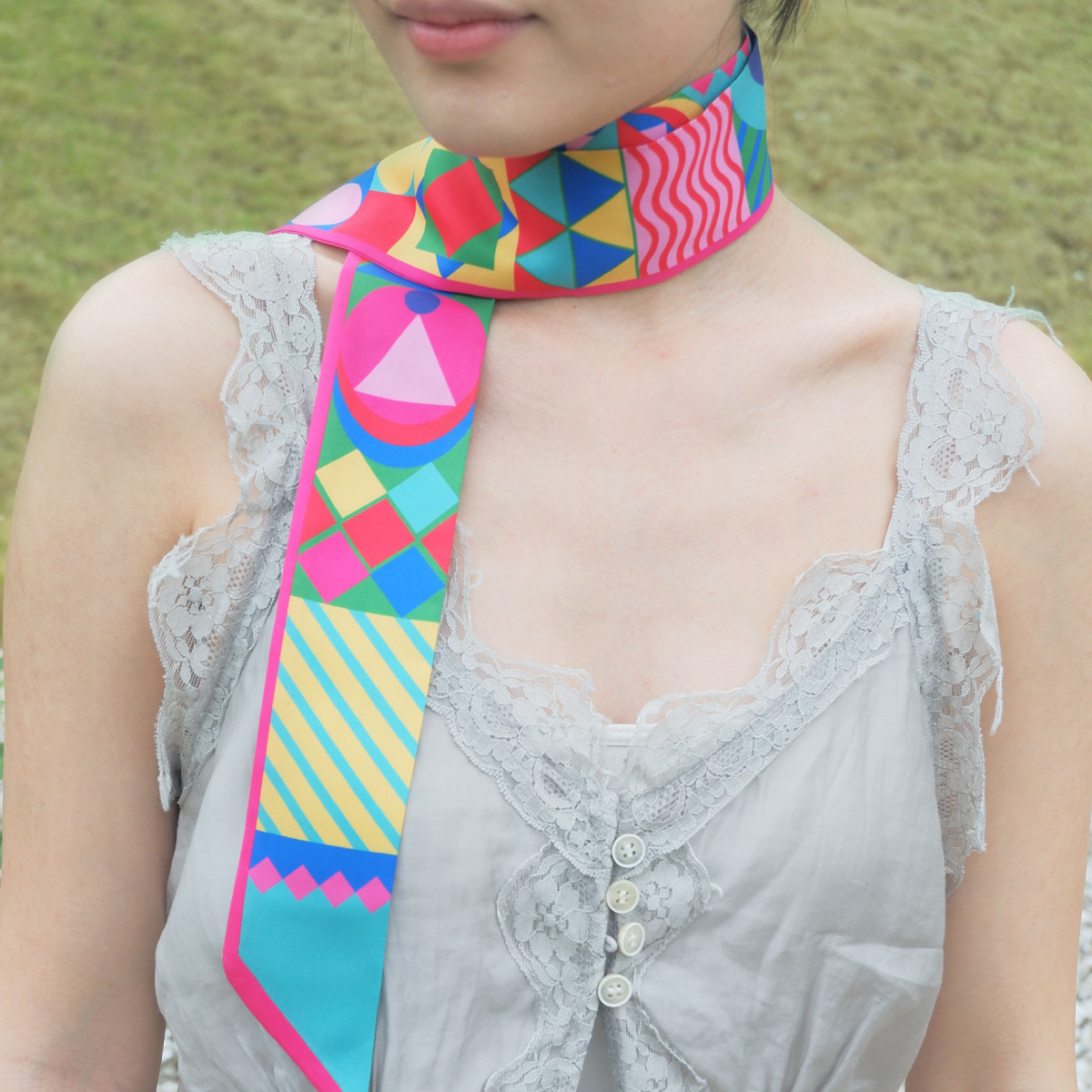 【TWILLY】几何图丝巾礼盒 | 配丝巾扣 领巾 衬托神器 - 图1