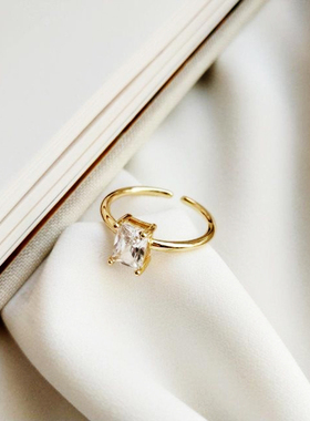 祖母绿切割白水晶简约风开口戒指