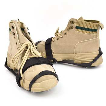ເກີບກິລາກາງແຈ້ງຂອງຜູ້ຜະລິດພ້ອມປົກຫຸ້ມເກີບ crampons snow mountain climbing thickened wear-resistant non-falling nails 11-tooth nail shoes