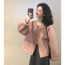 Small fragrant wind short coat woman 2023 autumn and winter new unique ultra-good-looking senior feeling little sub-Han series bursting hair