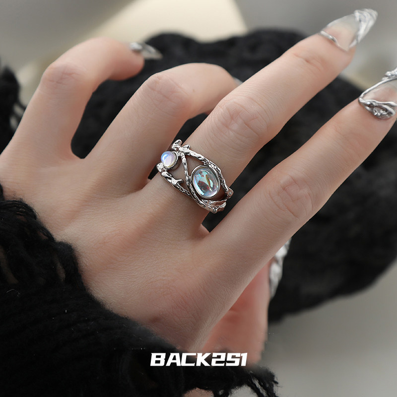 小众个性月光石黑白男女情侣戒指高级感明星同款开口复古轻奢指环,淘宝优惠券,粉丝福利购,淘宝优惠卷