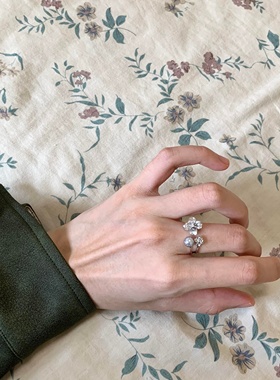 银色仿珍珠花朵戒指女轻奢高级感