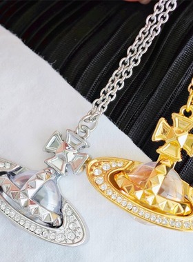 土星立体铆钉半面项链棱形