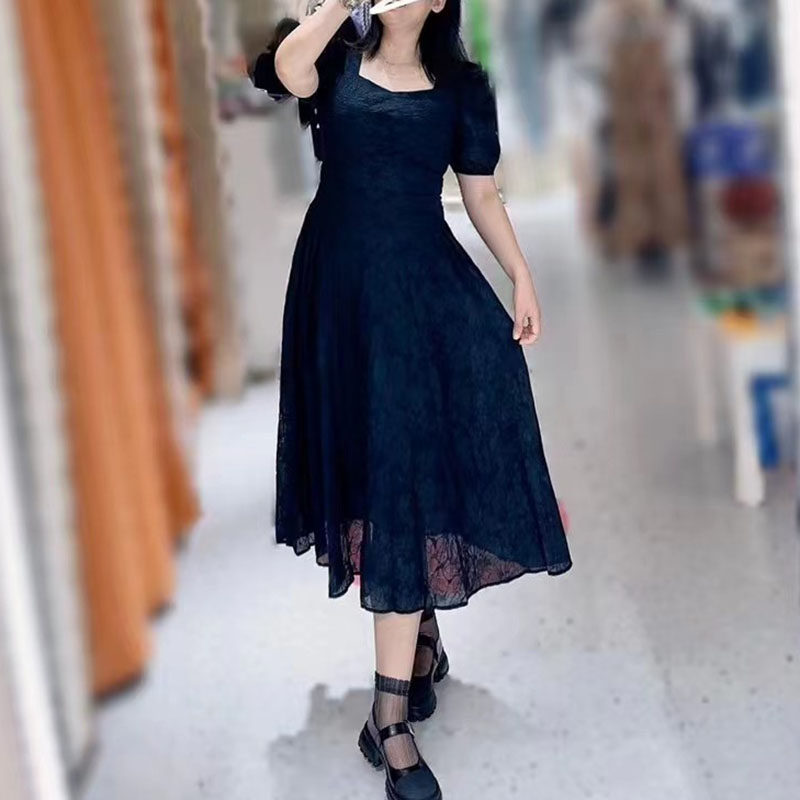 艾诺丝2023夏新品黑色方领收腰显瘦短袖暗纹褶皱连衣裙女30529018