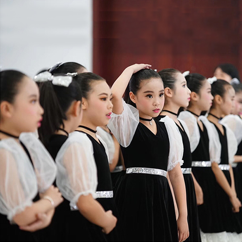 儿童合唱服演出服中小学生合唱团诗歌朗诵服装男女童大合唱背带裤 - 图2