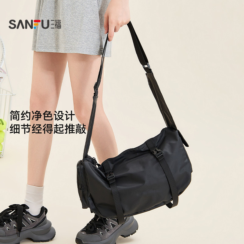 Sanfu pillow bag women's 2025 street fashion sports American fitness bag functional large capacity commuter shoulder bag 473063