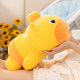 Capybara Lulu ນອນຢູ່ໃນທ່າທີ່ໂງ່
