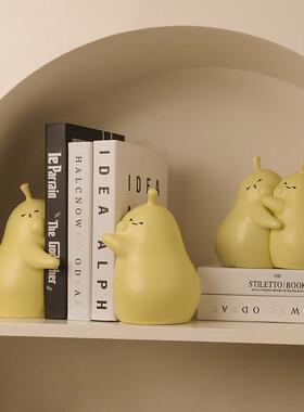 装饰工艺品摆件高级感创意永不分梨摆件家居装饰品可爱抱抱梨书档