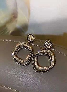 S925 Silver Needle Fashion Simple Classic Square Crystal