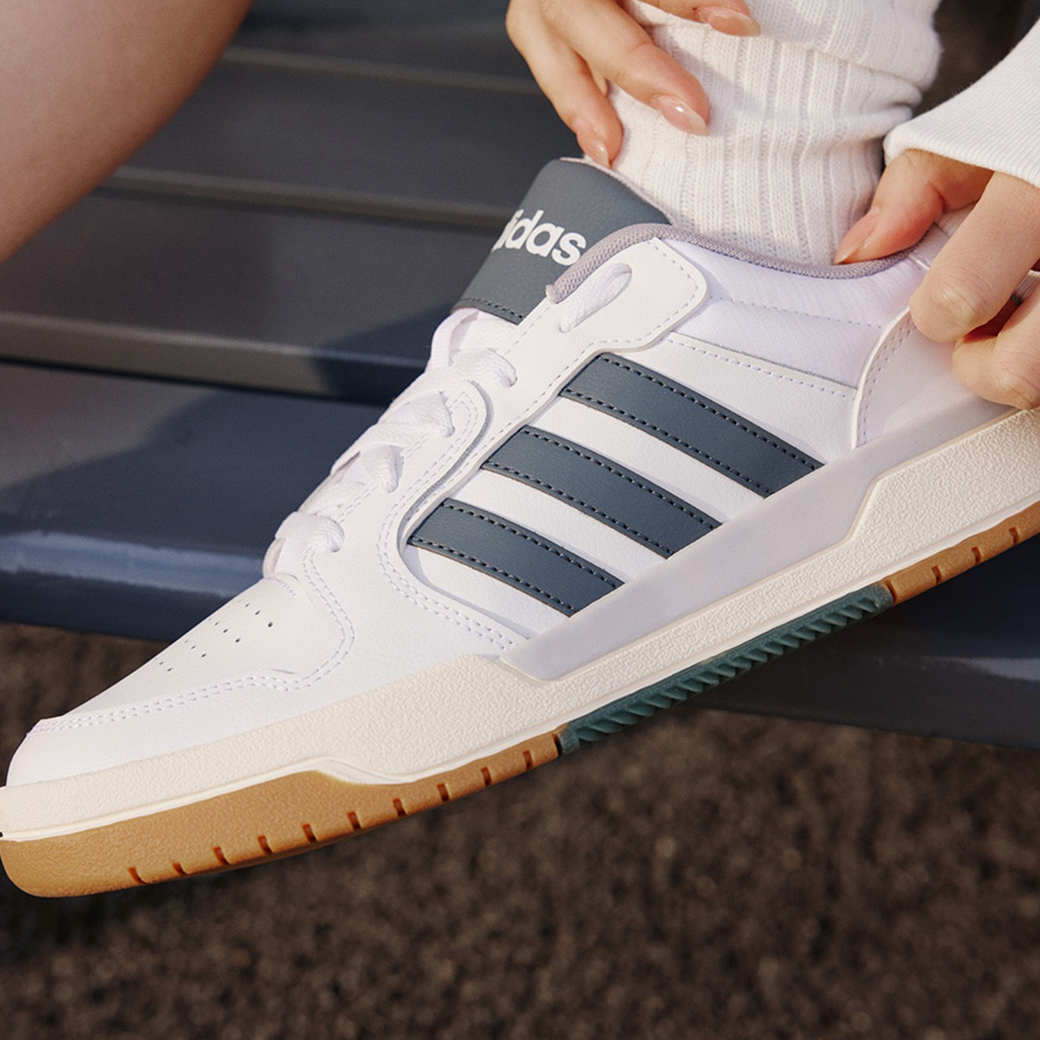 Adidas/阿迪达斯正品ENTRAP男女款休闲复古篮球板鞋JQ3925 - 图1