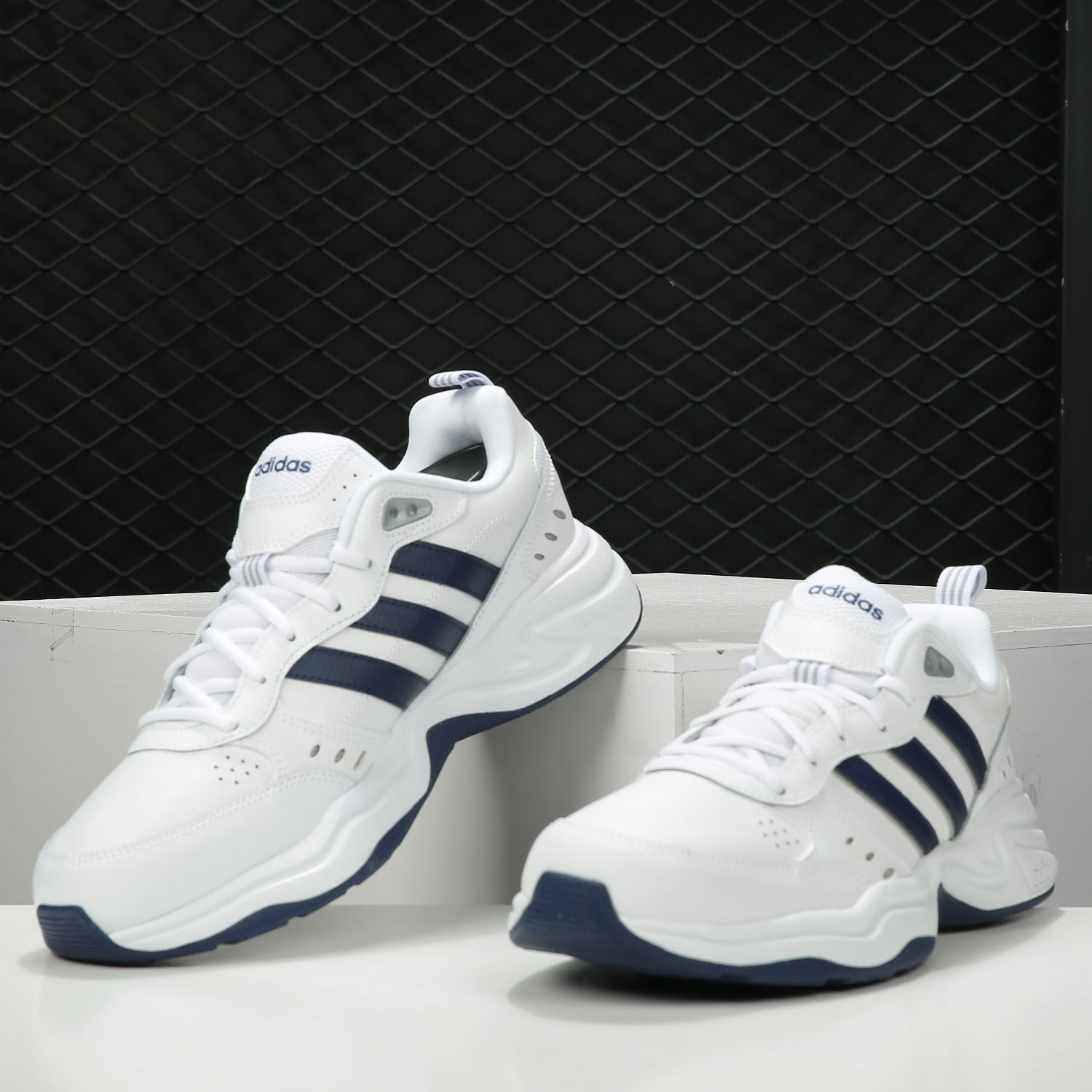 Adidas/阿迪达斯正品白色透气轻便男子秋季新款缓震跑步鞋EG2654 - 图0