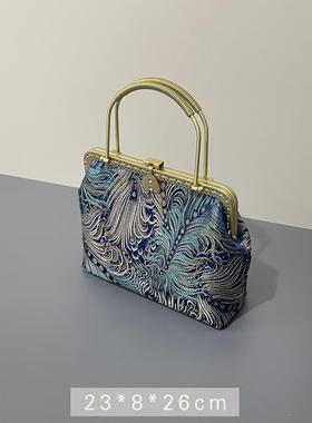 样板间售楼处卧室新中式竹编包刺绣女士手提包中式包包集合陈列