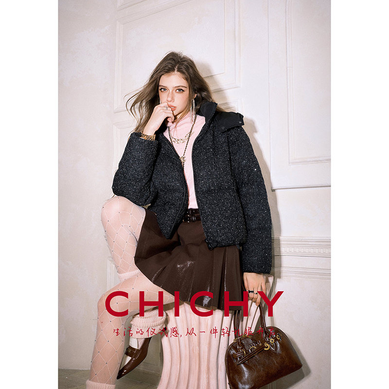 【90%鹅绒】CHICHY高级烫钻短款连帽羽绒服女25冬季新款保暖外套,淘宝优惠券,粉丝福利购,淘宝优惠卷