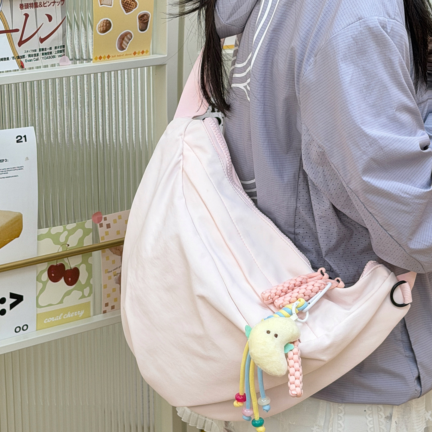 2026 New Large Capacity Lightweight Messenger Bag Dumpling Bag